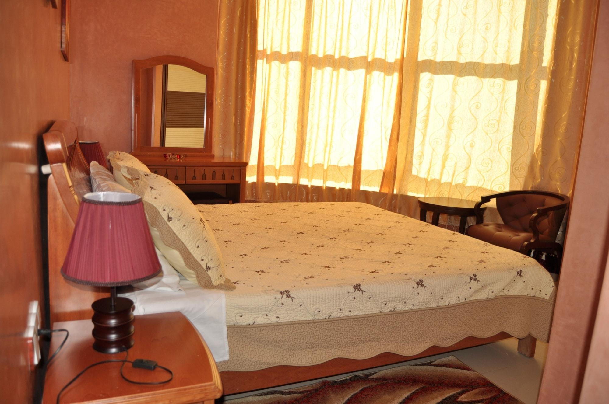 Hotel Atenas Tetouan Bagian luar foto
