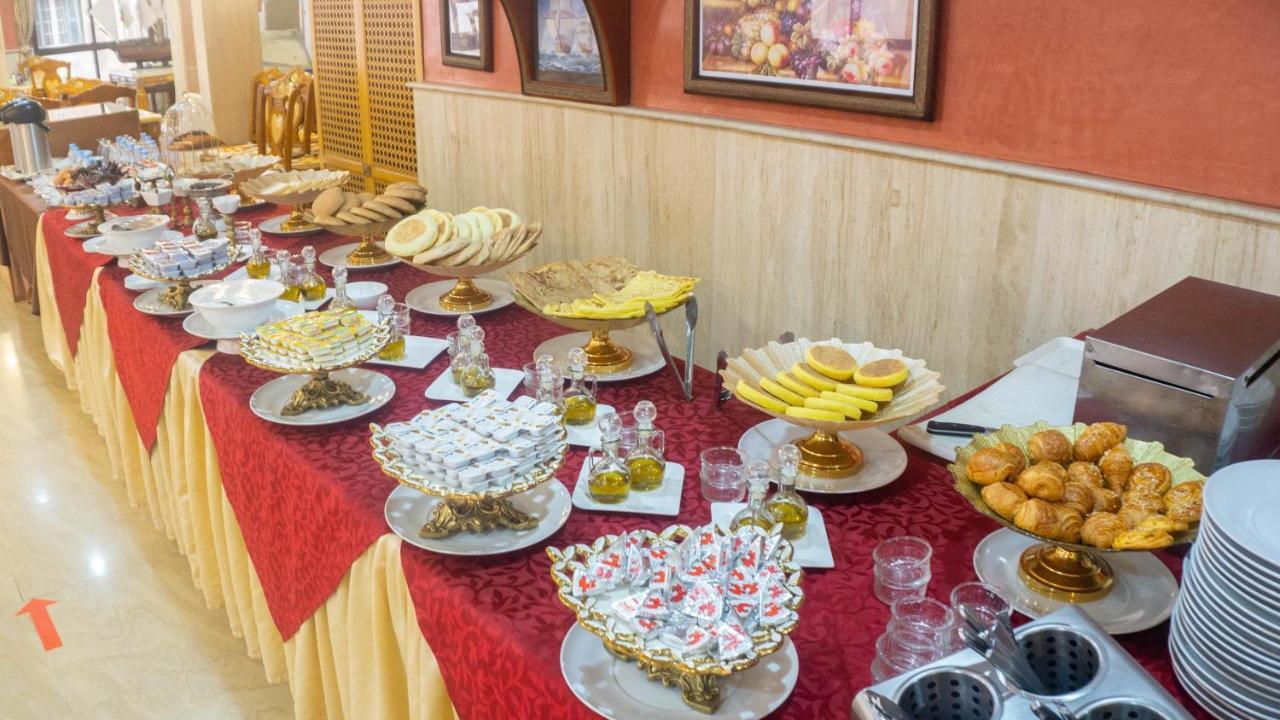 Hotel Atenas Tetouan Bagian luar foto