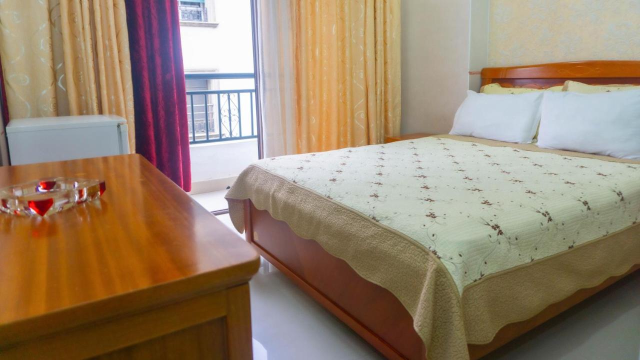 Hotel Atenas Tetouan Bagian luar foto