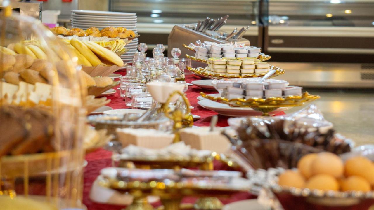 Hotel Atenas Tetouan Bagian luar foto