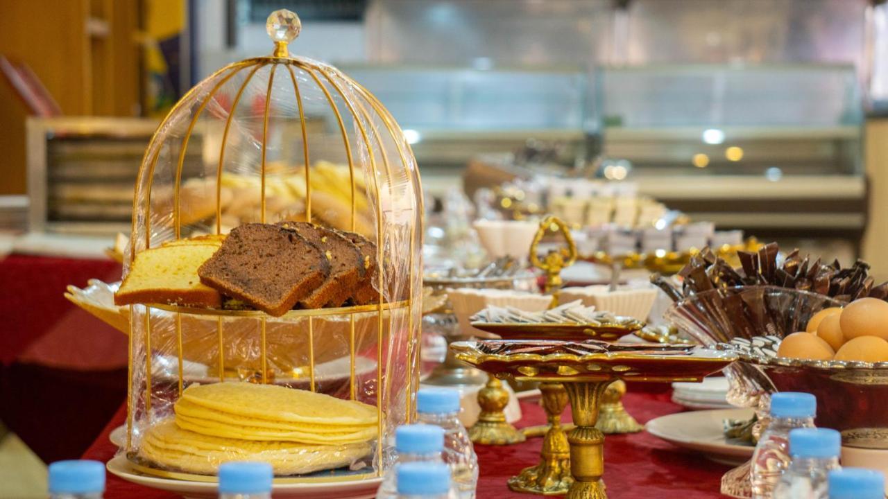 Hotel Atenas Tetouan Bagian luar foto