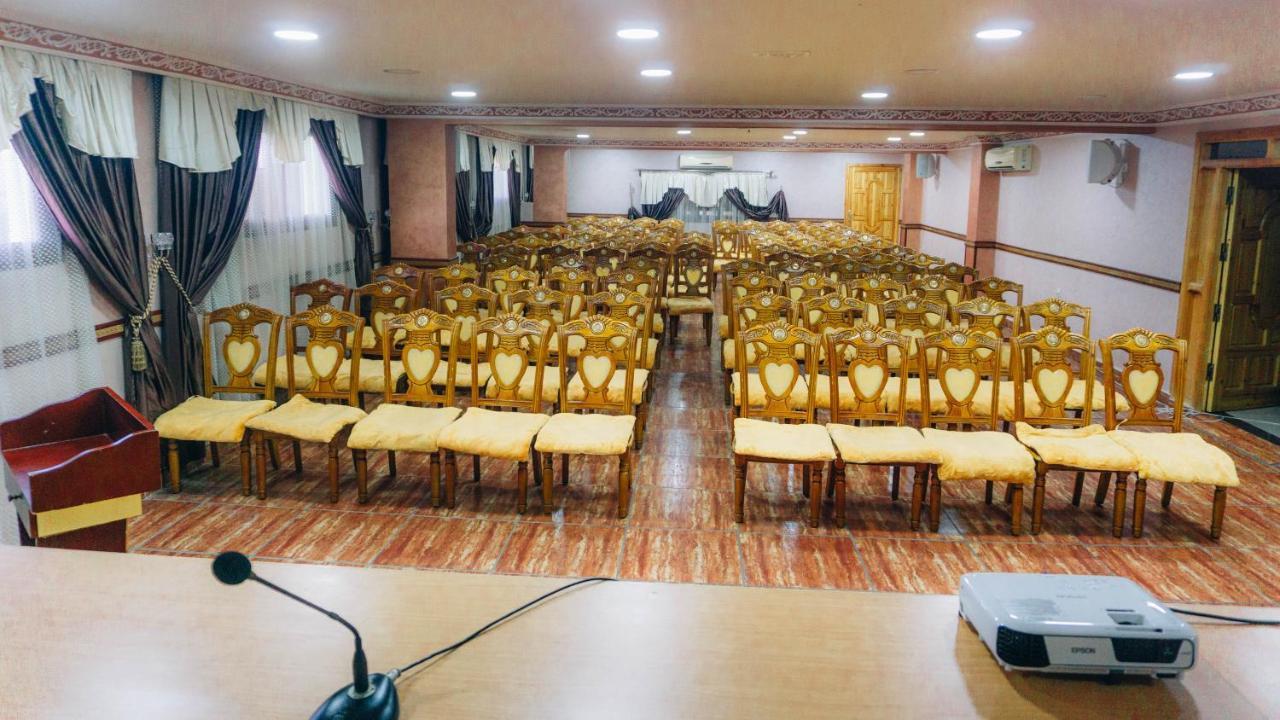 Hotel Atenas Tetouan Bagian luar foto